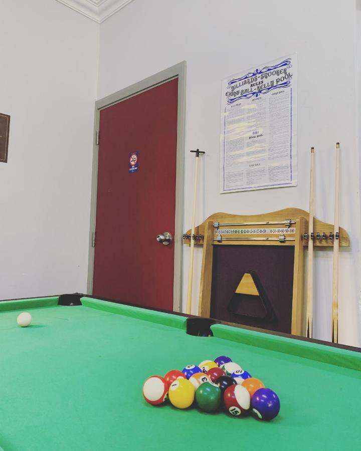 The Emperors Crown Hostel بيرث المظهر الخارجي الصورة